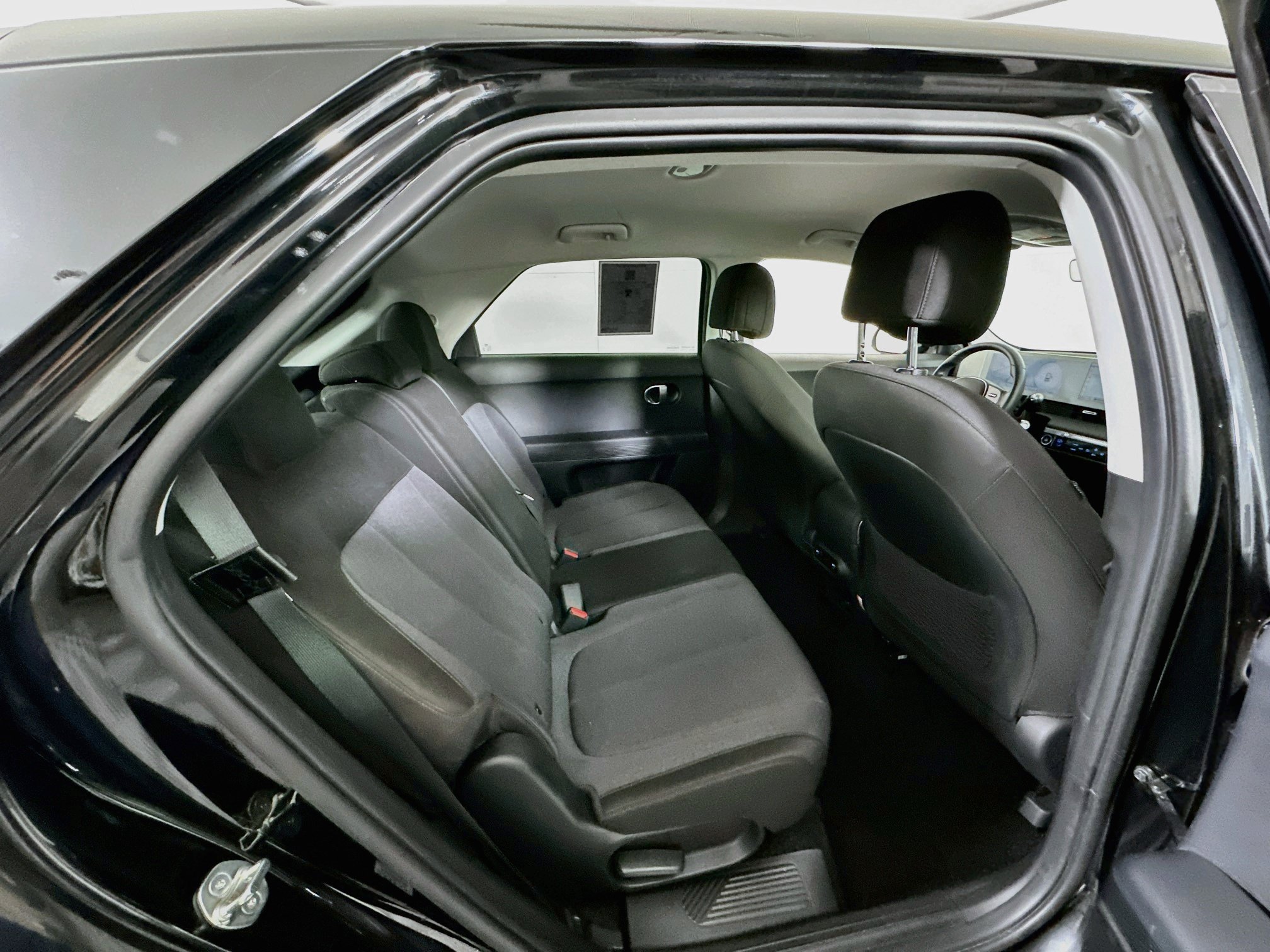 Used 2024 Hyundai Ioniq 5 SEL RWD image 30
