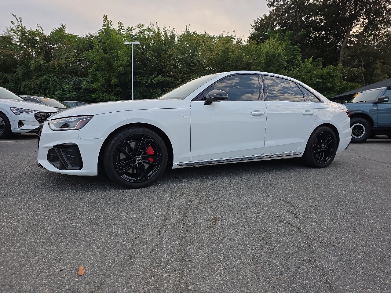 Used 2023 Audi A4 2.0T Premium Plus w/ Premium Plus Package image 3