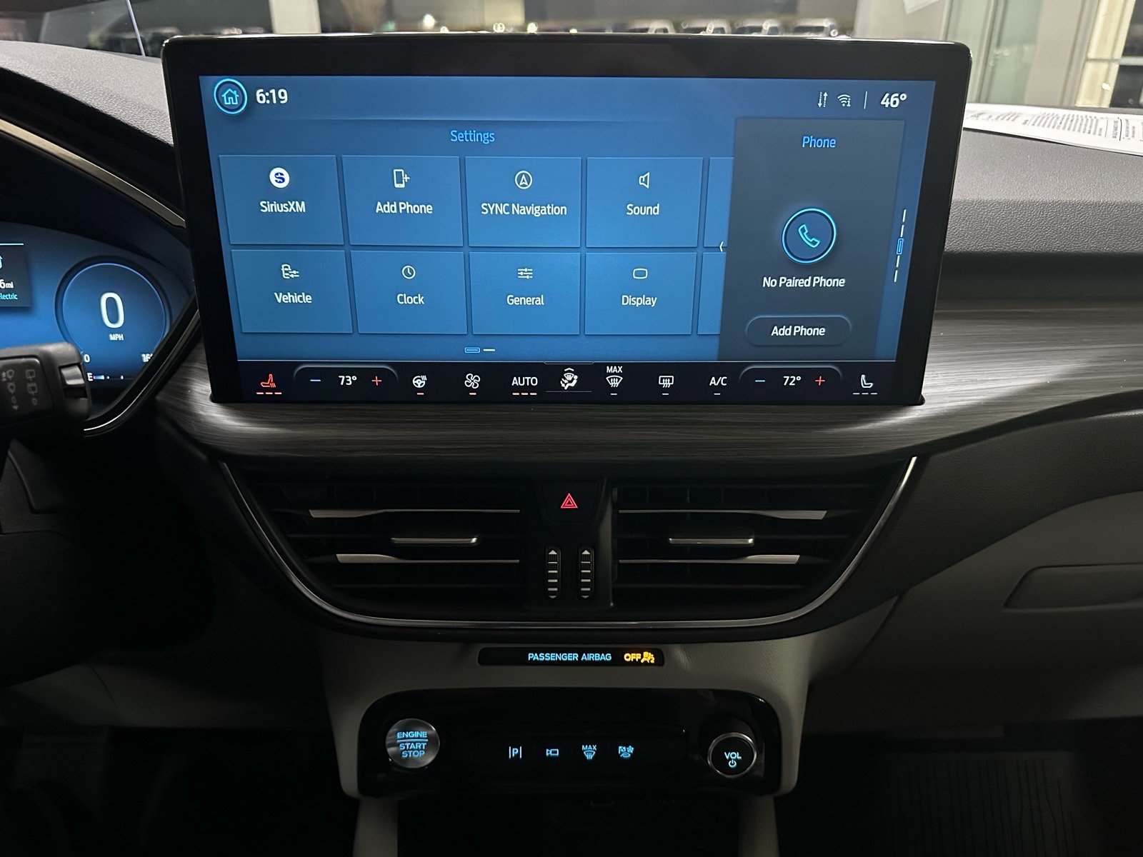 Certified 2025 Ford Escape Platinum w/ Premium Technology Package image 30