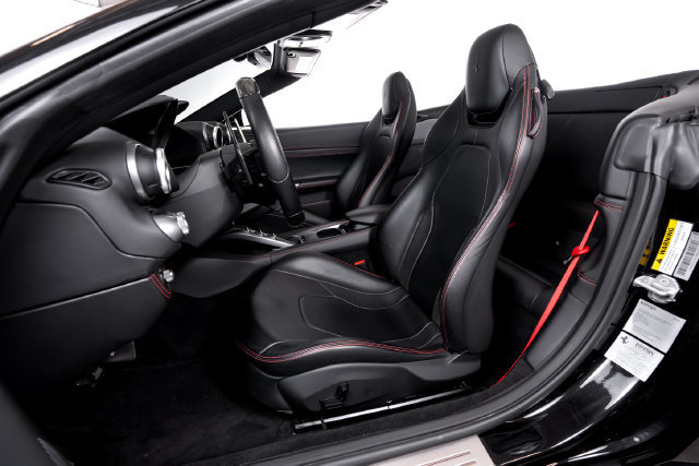 Certified 2020 Ferrari Portofino RWD image 4