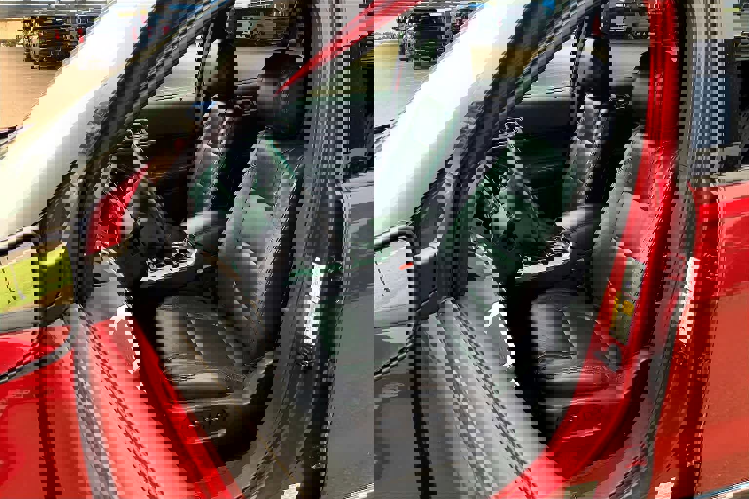 Used 2015 Ford Explorer XLT w/ Equipment Group 202B image 7