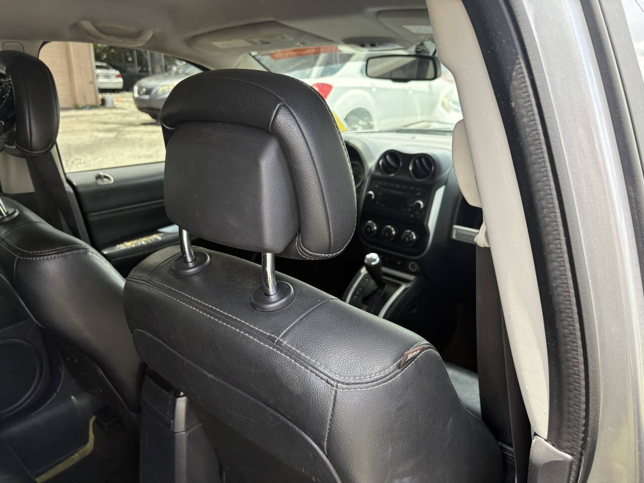 Used 2016 Jeep Compass Latitude AWD/4WD image 12