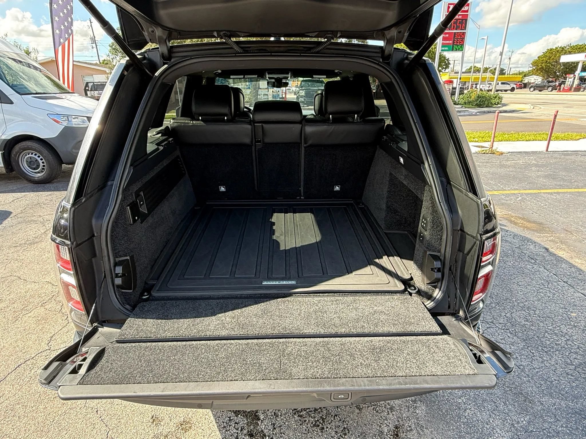 Used 2019 Land Rover Range Rover Supercharged AWD/4WD image 27