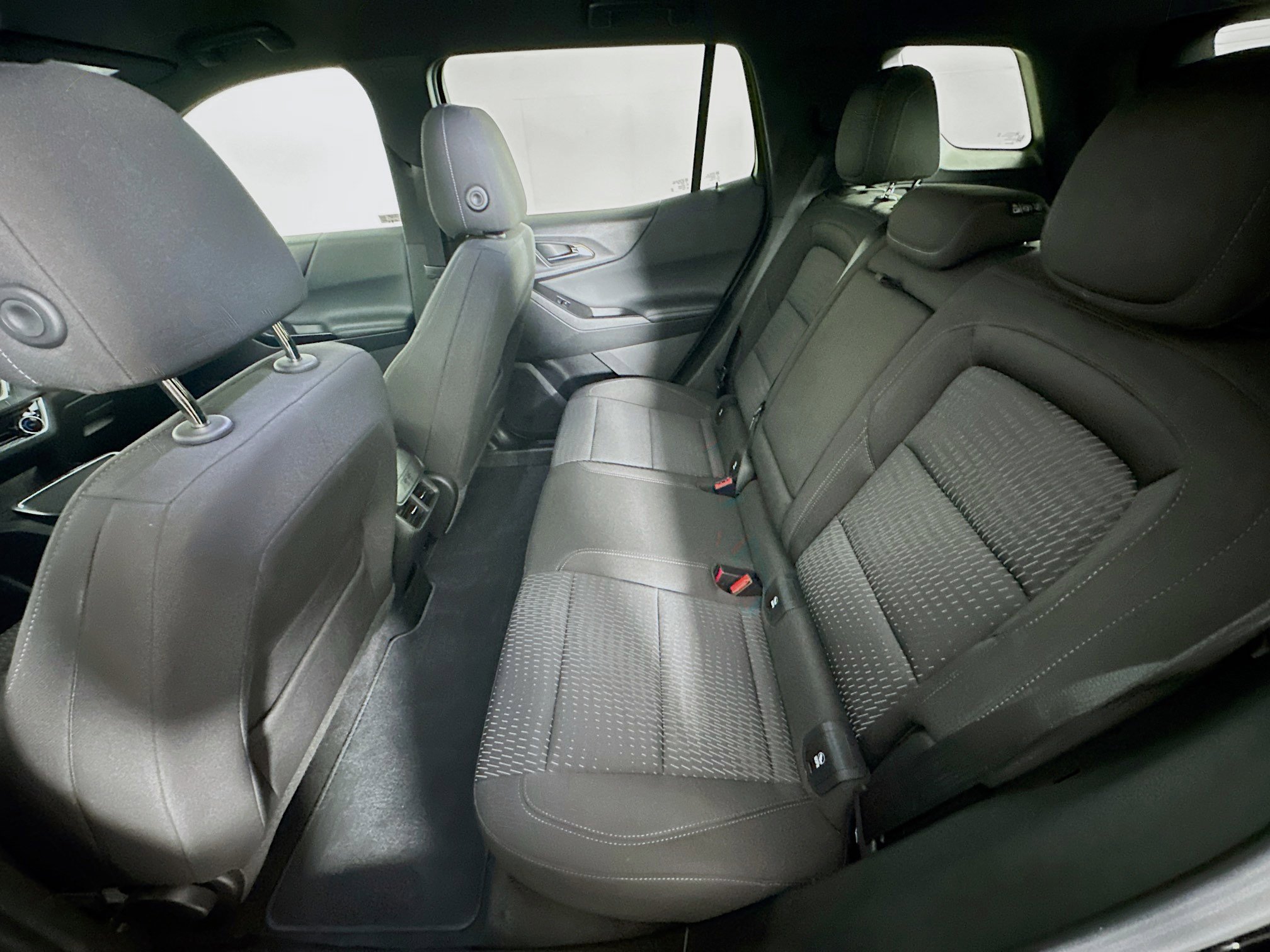 Used 2025 Chevrolet Equinox LT image 28