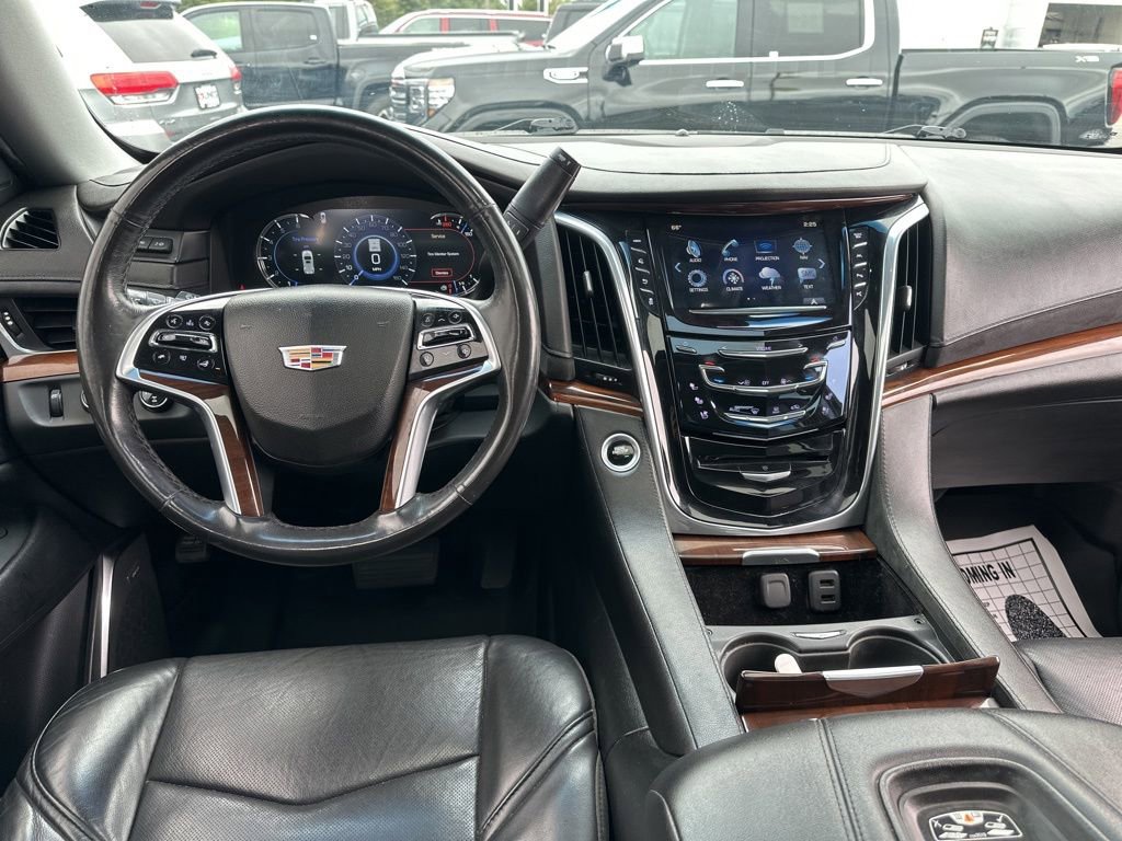 Used 2018 Cadillac Escalade ESV Luxury AWD/4WD image 23
