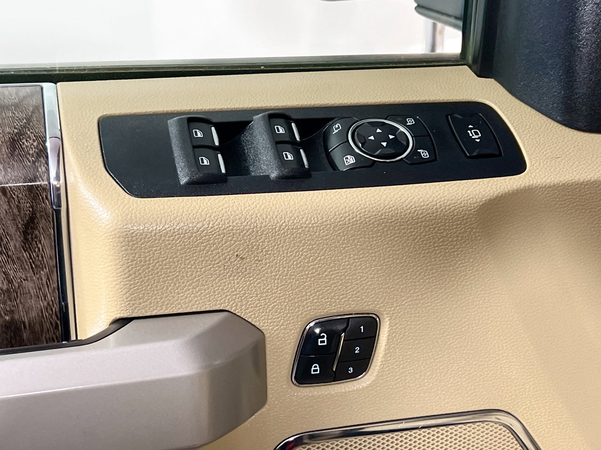 Used 2019 Ford F350 Lariat w/ Lariat Value Package image 15