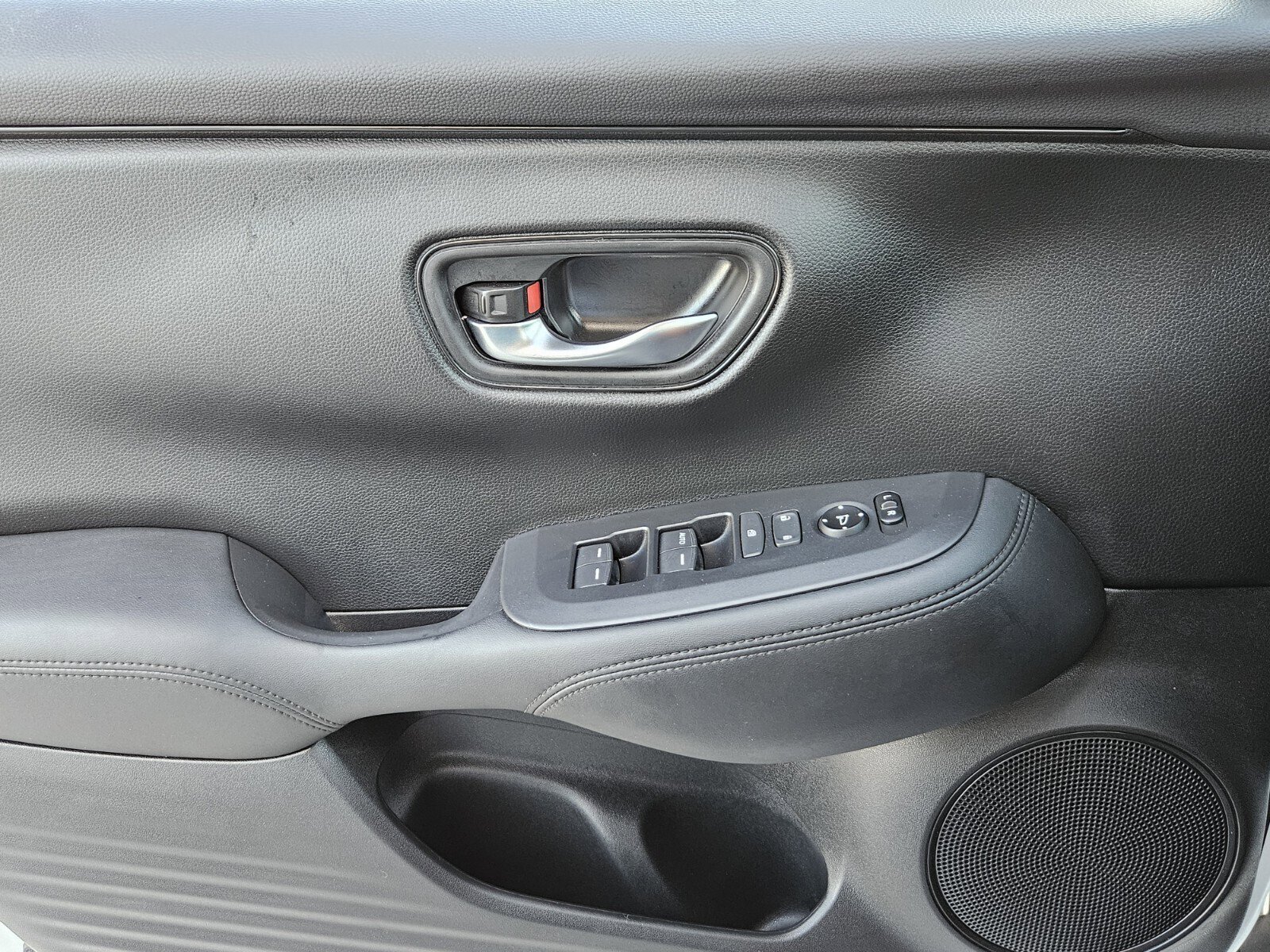 Certified 2023 Honda HR-V LX image 38