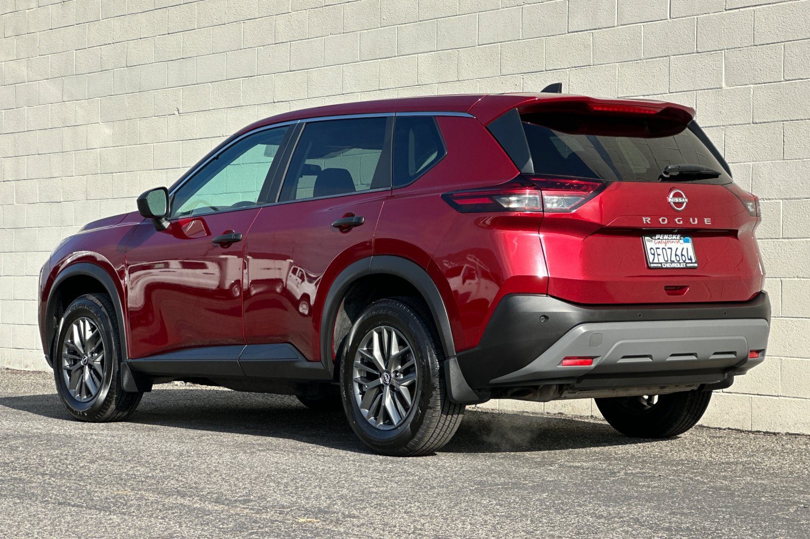 Used 2023 Nissan Rogue S FWD image 6