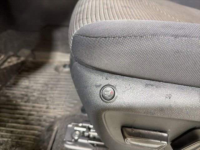 Used 2023 Toyota Highlander L image 7