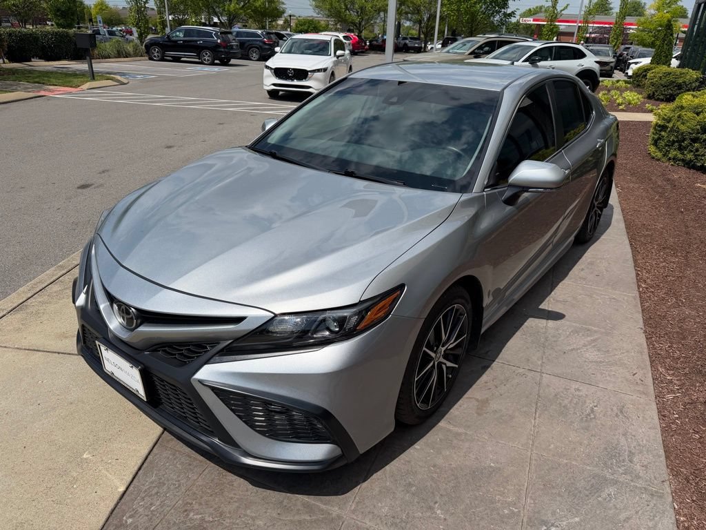 Used 2024 Toyota Camry SE AWD/4WD image 8