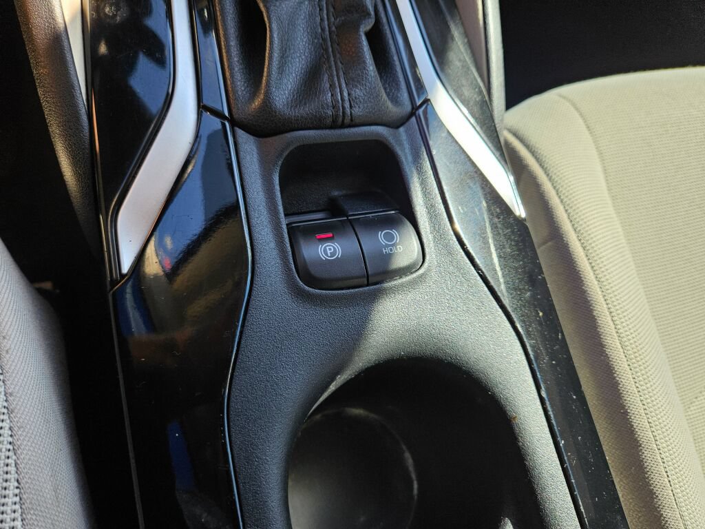 Used 2022 Toyota Corolla LE FWD image 21