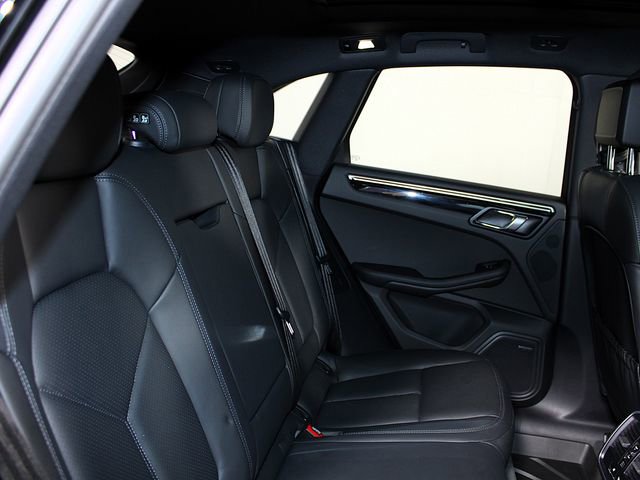 Certified 2024 Porsche Macan image 24