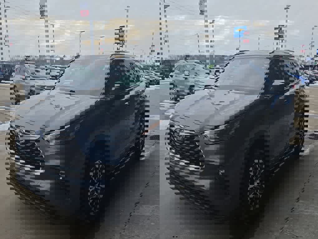 Used 2023 Toyota Highlander XLE image 4