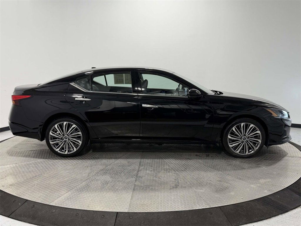 Used 2023 Nissan Altima 2.5 SL image 7