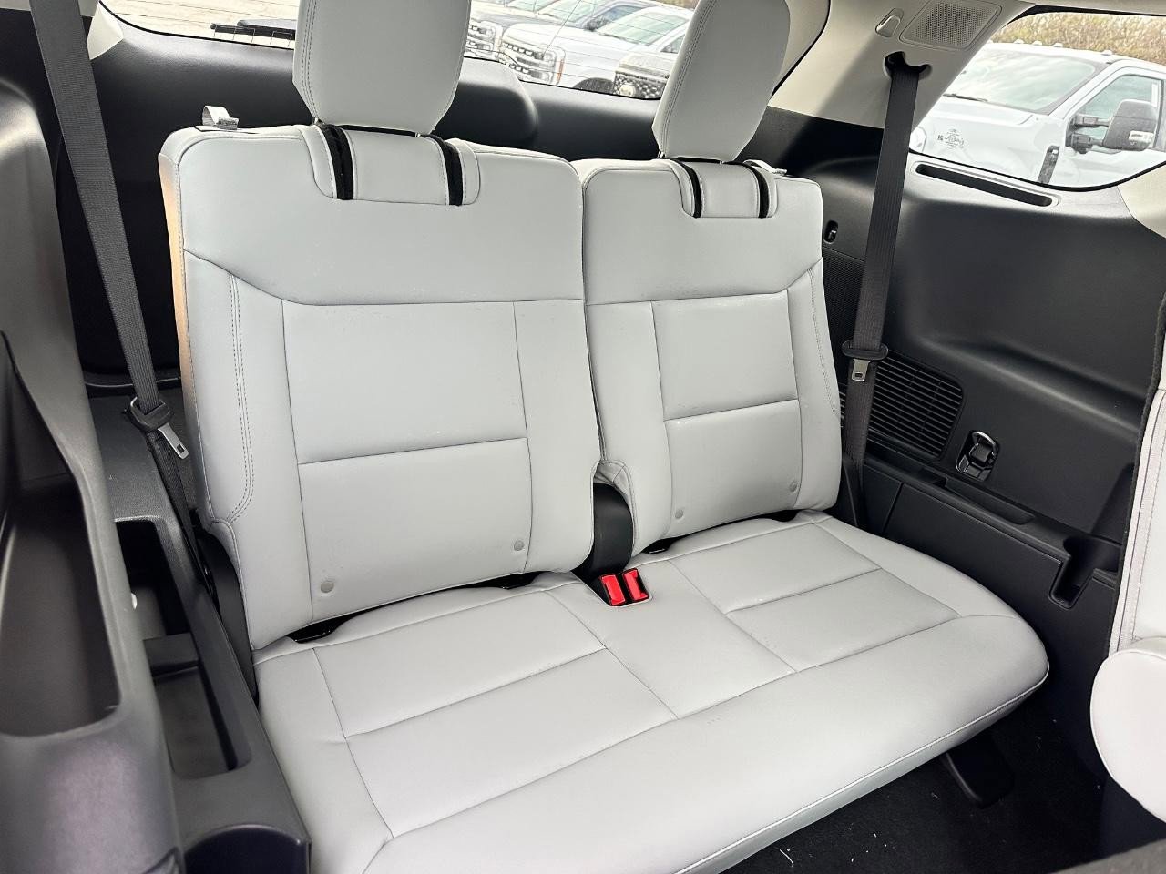 New 2026 Ford Explorer Platinum image 5