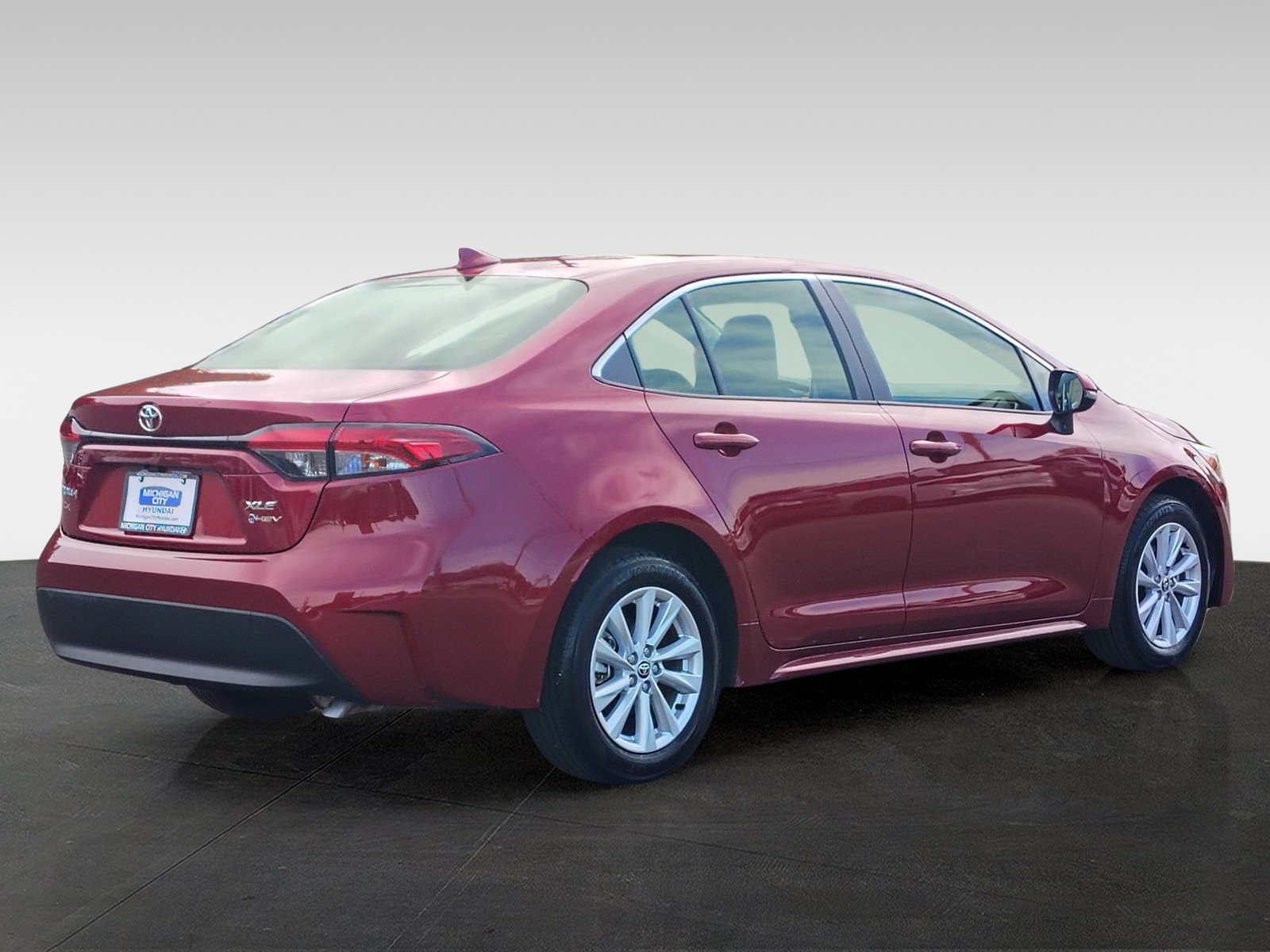 Used 2026 Toyota Corolla XLE FWD image 5
