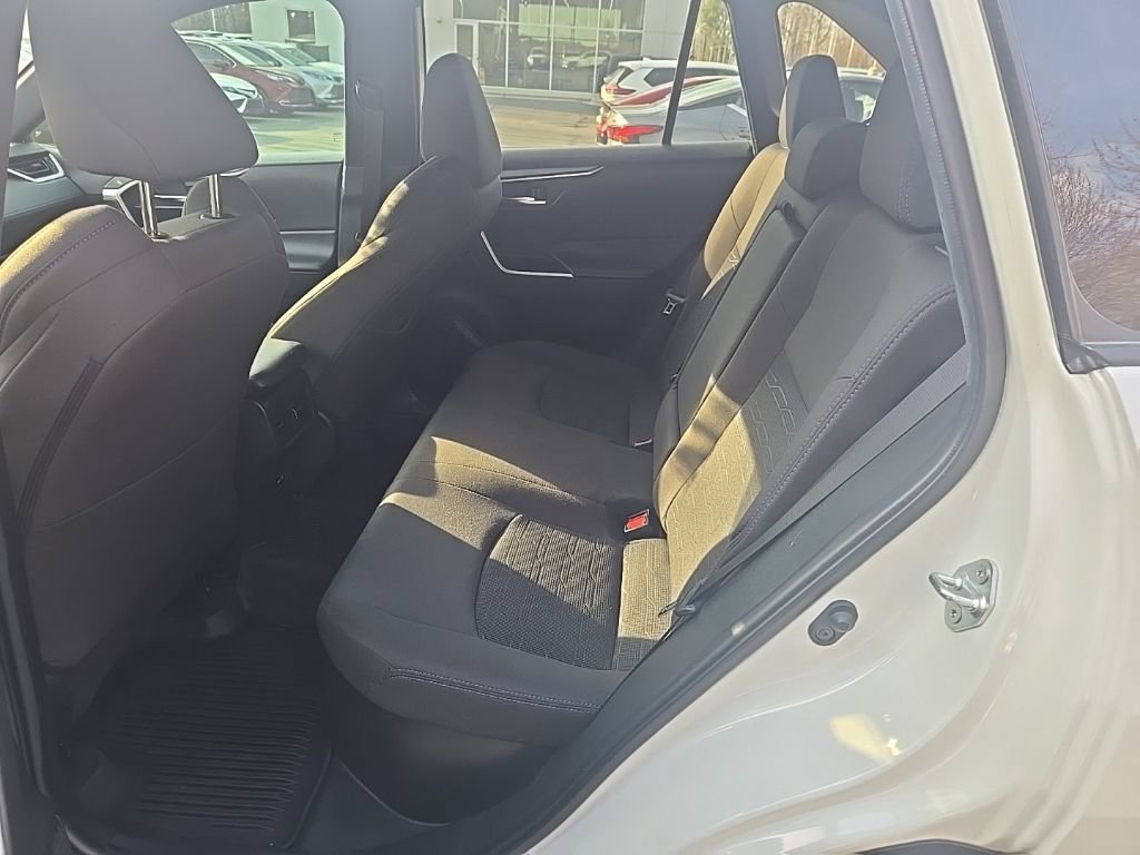 Used 2022 Toyota RAV4 SE w/ SE Grade Weather Package image 6
