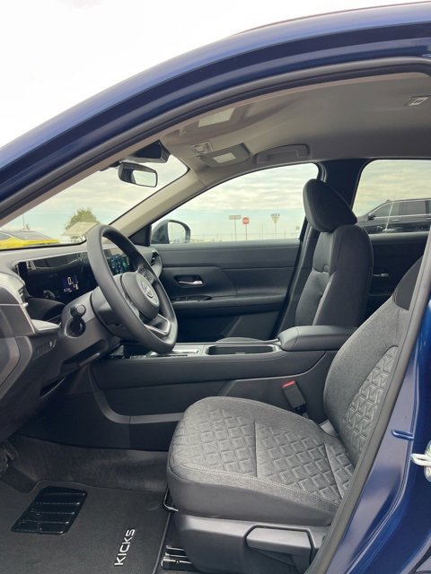 New 2026 Nissan Kicks SV image 9