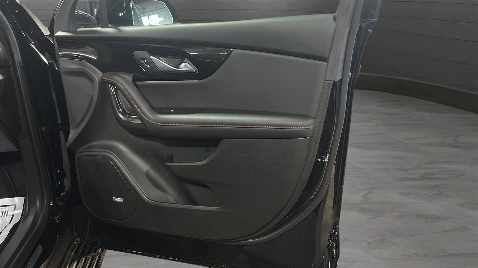 Used 2025 Chevrolet Blazer RS w/ Driver Confidence II Package image 10