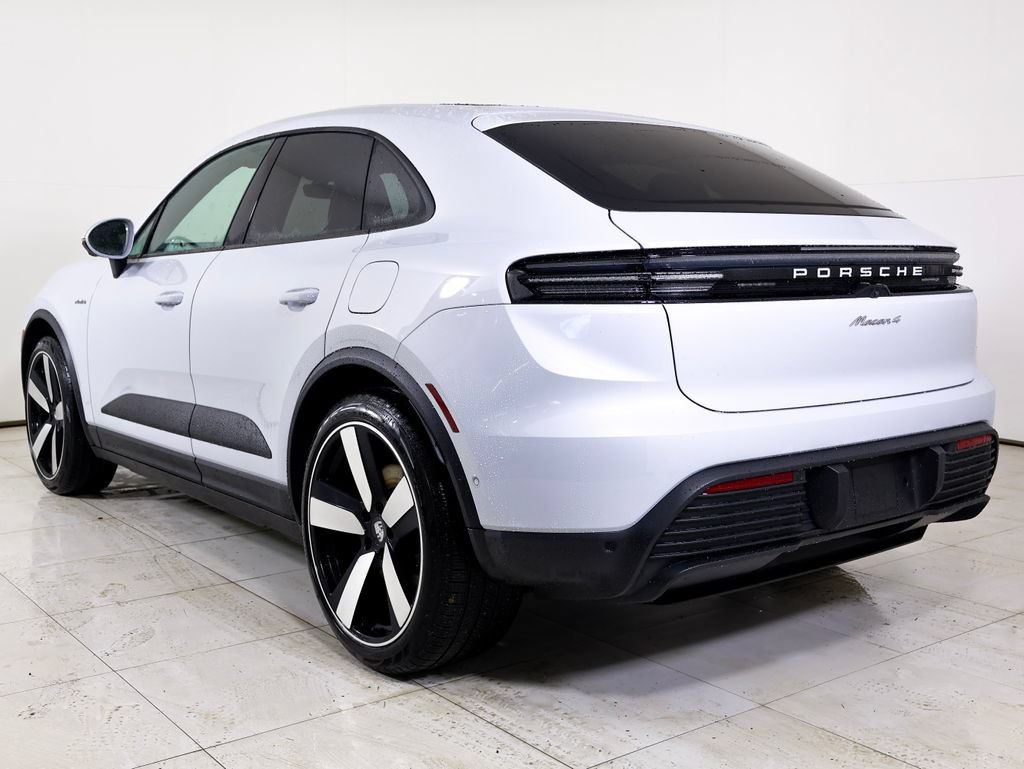 New 2026 Porsche Macan 4 Electric AWD/4WD image 3