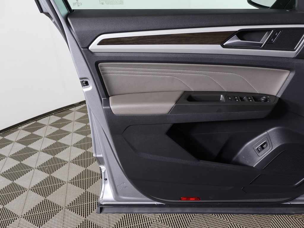 Used 2023 Volkswagen Atlas SE image 21