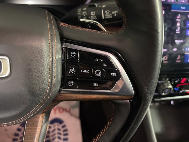 Used 2022 Jeep Grand Cherokee Summit w/ Luxury Tech Group V image 33