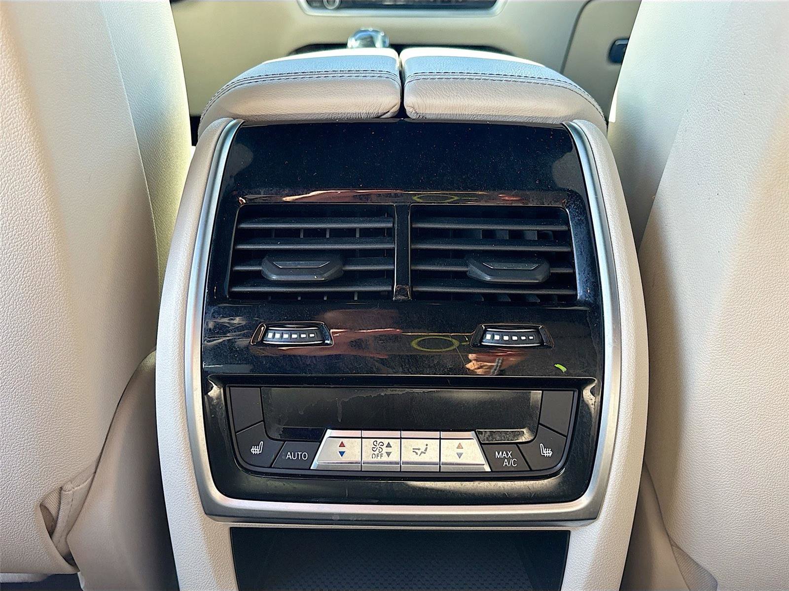 Used 2020 BMW X5 xDrive40i w/ Premium Package image 28