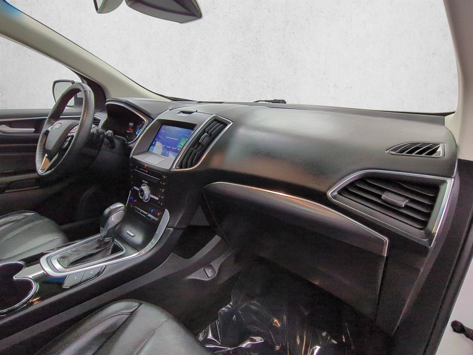 Used 2018 Ford Edge Titanium w/ Equipment Group 302A AWD/4WD image 26