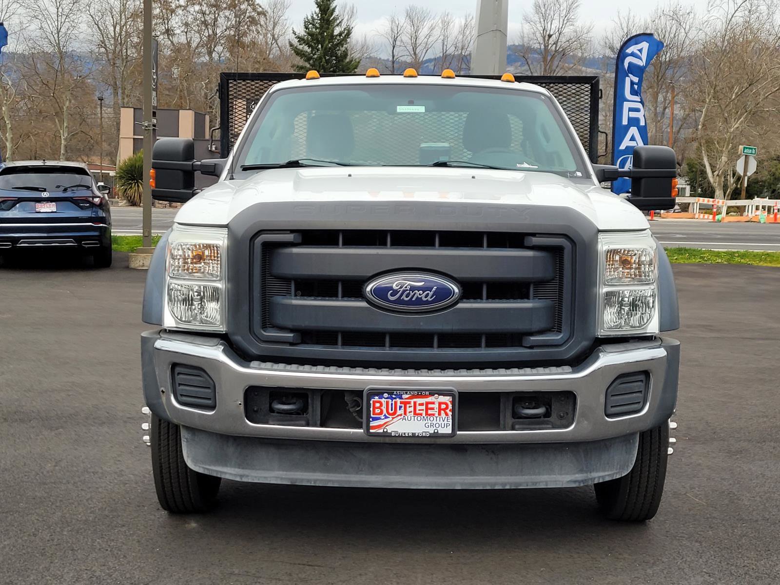Used 2016 Ford F550 2WD Regular Cab Super Duty image 2