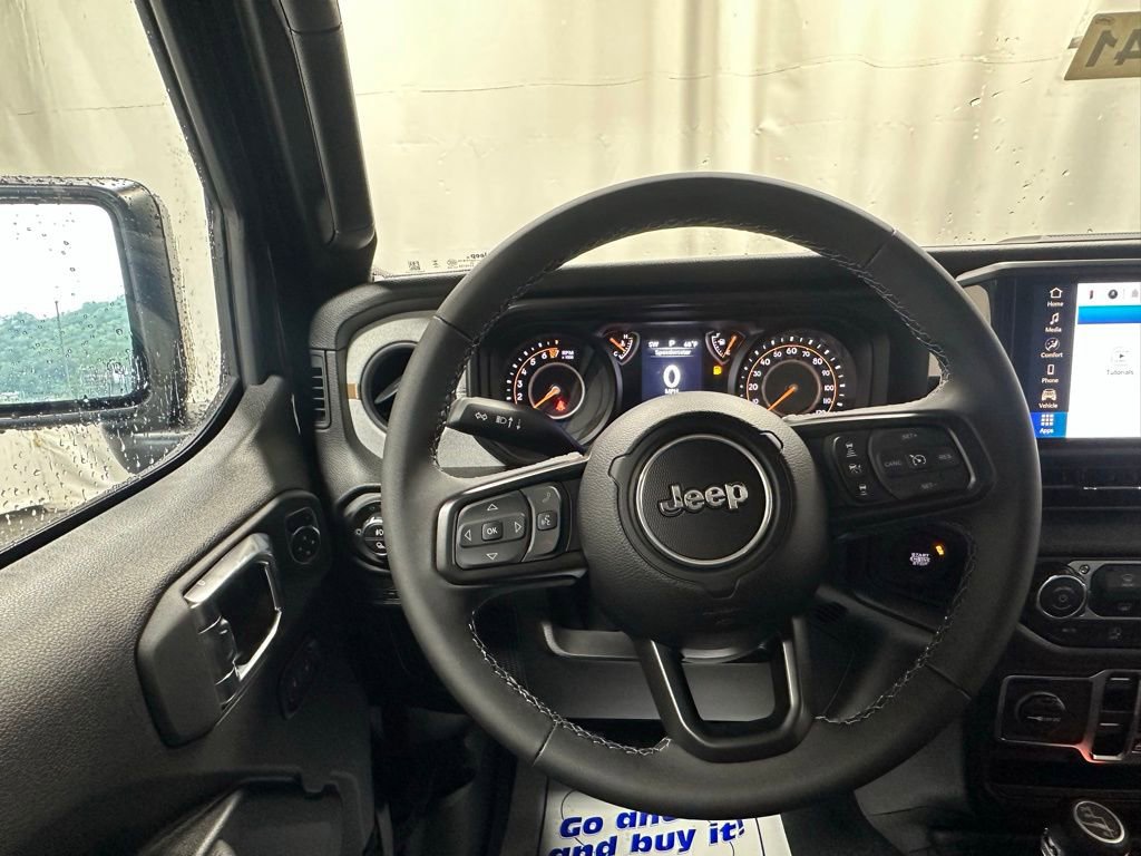 New 2025 Jeep Gladiator Sport AWD/4WD image 12