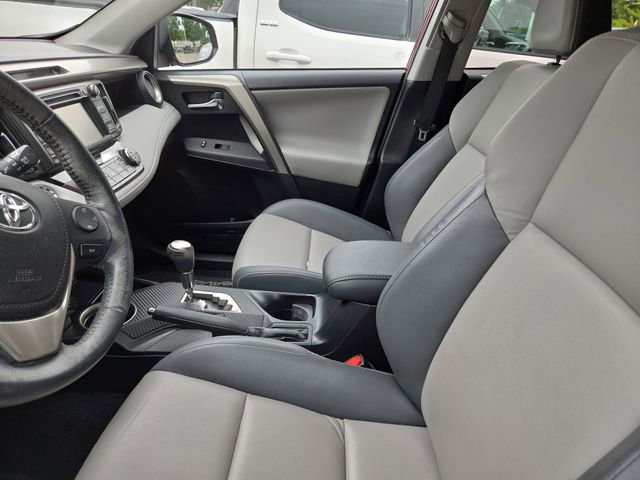 Used 2015 Toyota RAV4 Limited w/ Technology Package AWD/4WD image 9