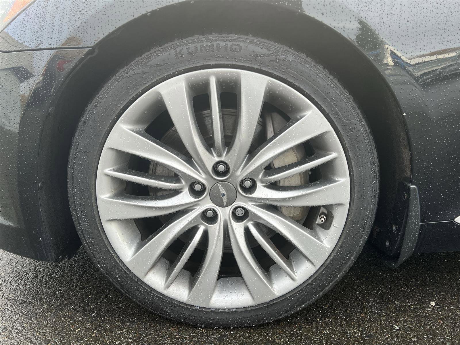 Used 2015 Hyundai Genesis 5.0 w/ Option Group 05 image 9