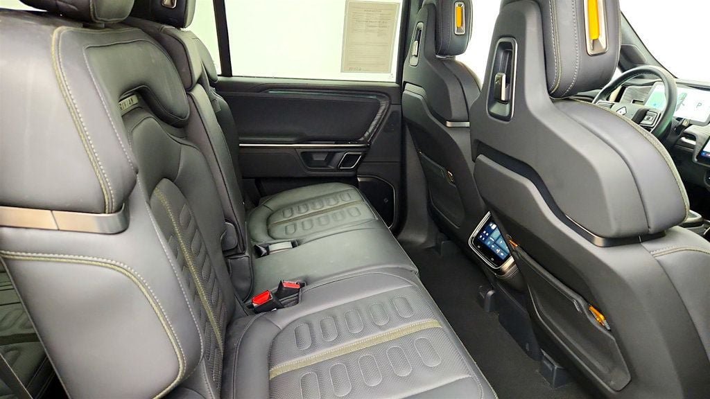 Used 2023 Rivian R1S Adventure AWD/4WD image 25