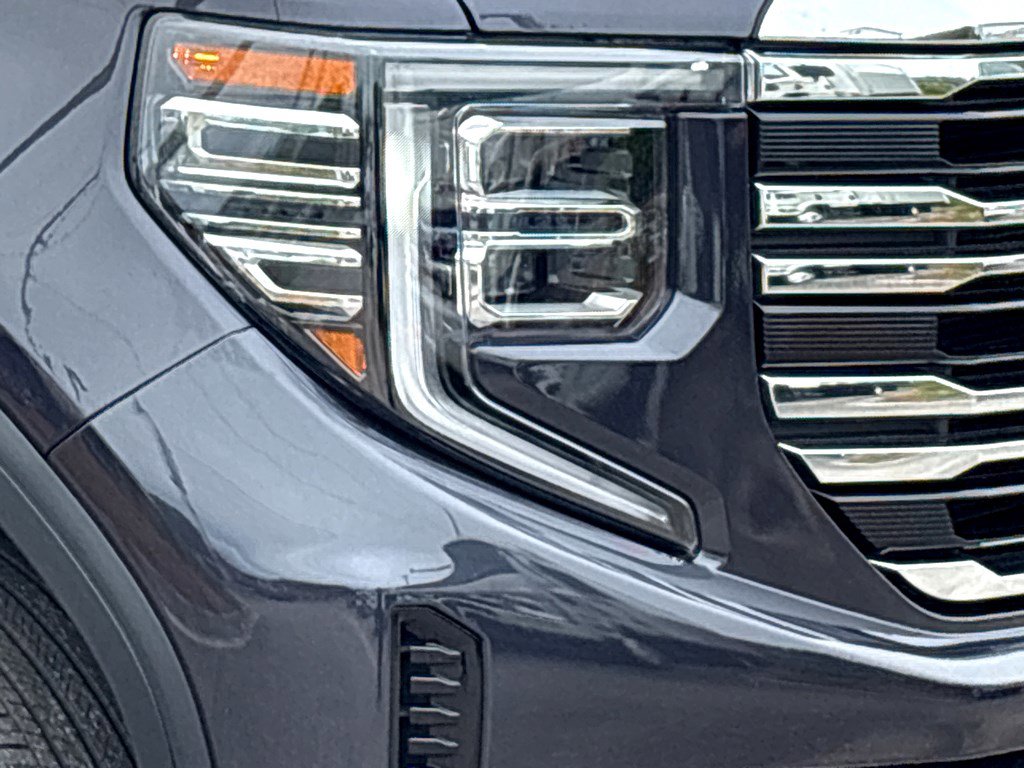 Certified 2025 GMC Sierra 1500 SLT RWD image 19