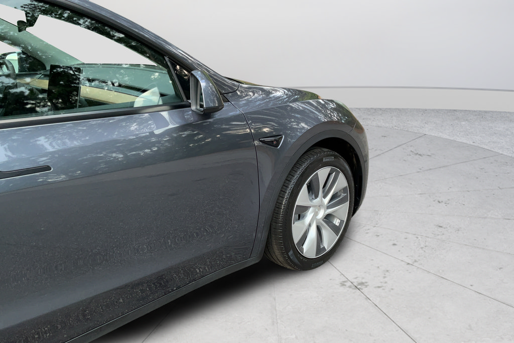 Used 2023 Tesla Model Y AWD image 28