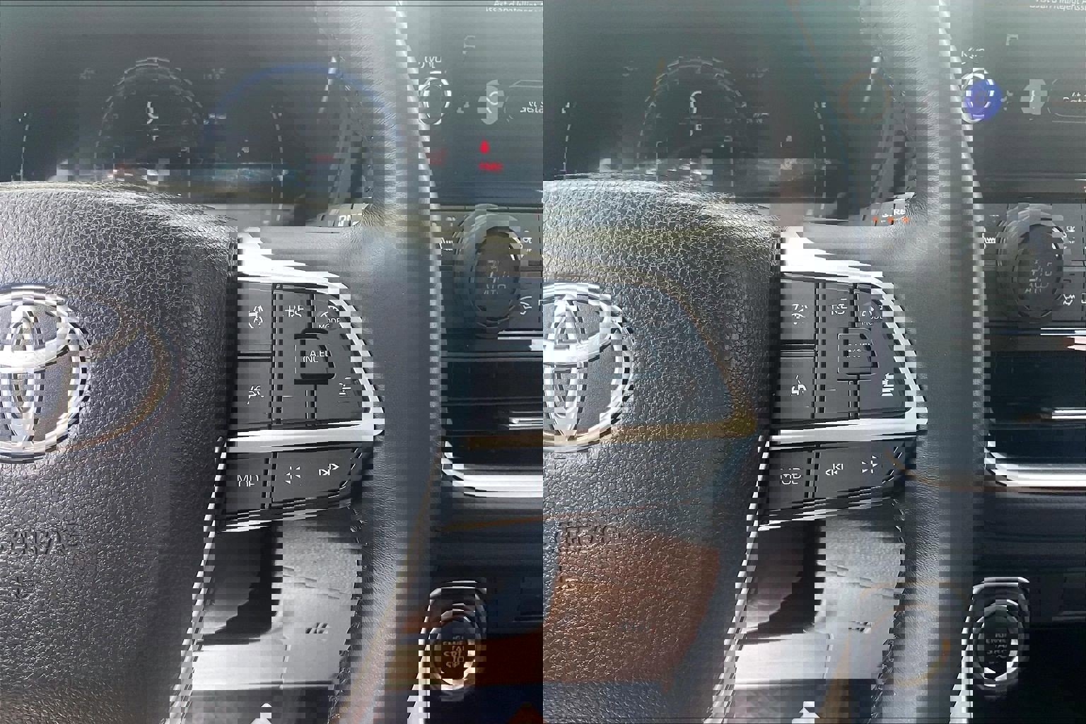 Used 2024 Toyota Grand Highlander XLE image 24