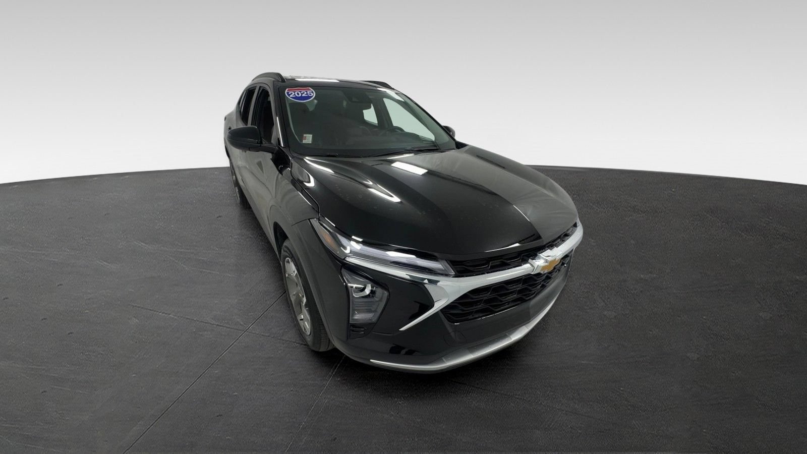 Used 2025 Chevrolet Trax LT w/ LT Convenience Package FWD image 1