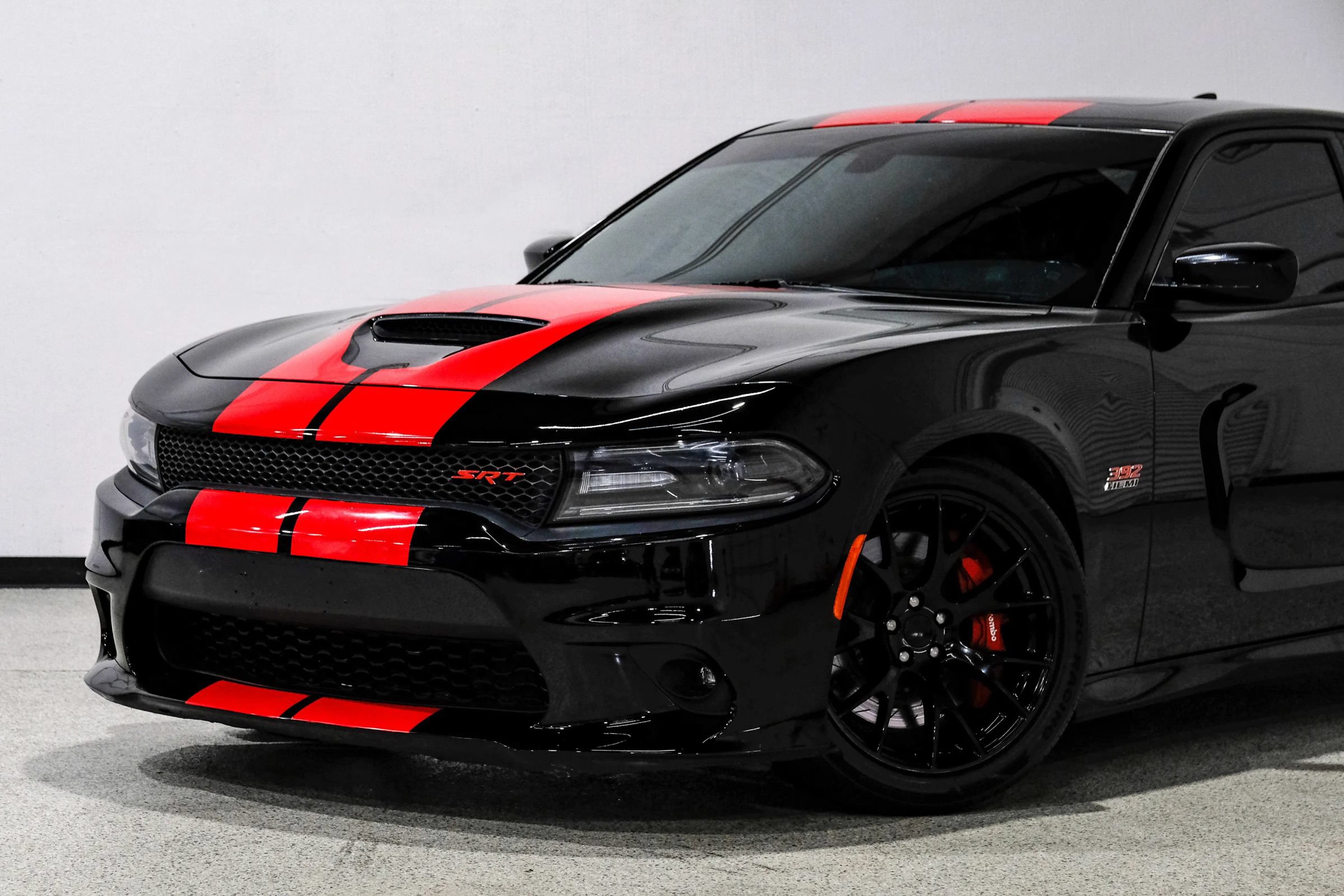Used 2016 Dodge Charger SRT w/ Harman/Kardon Audio Group RWD image 12