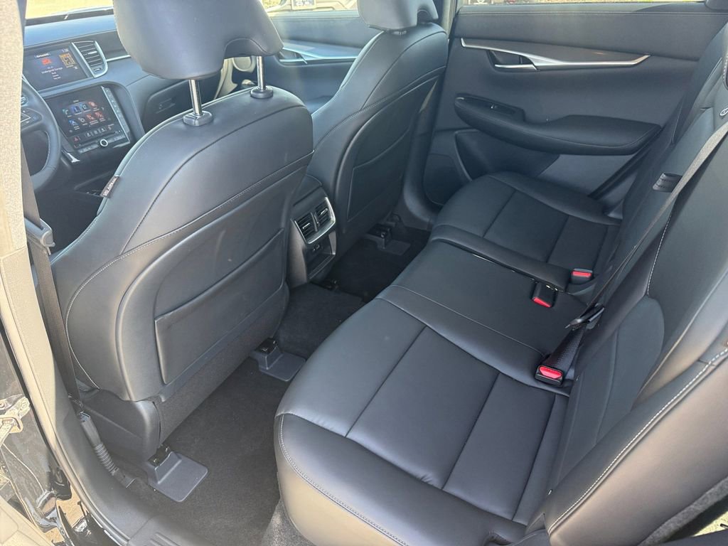 Used 2025 INFINITI QX50 Pure image 39