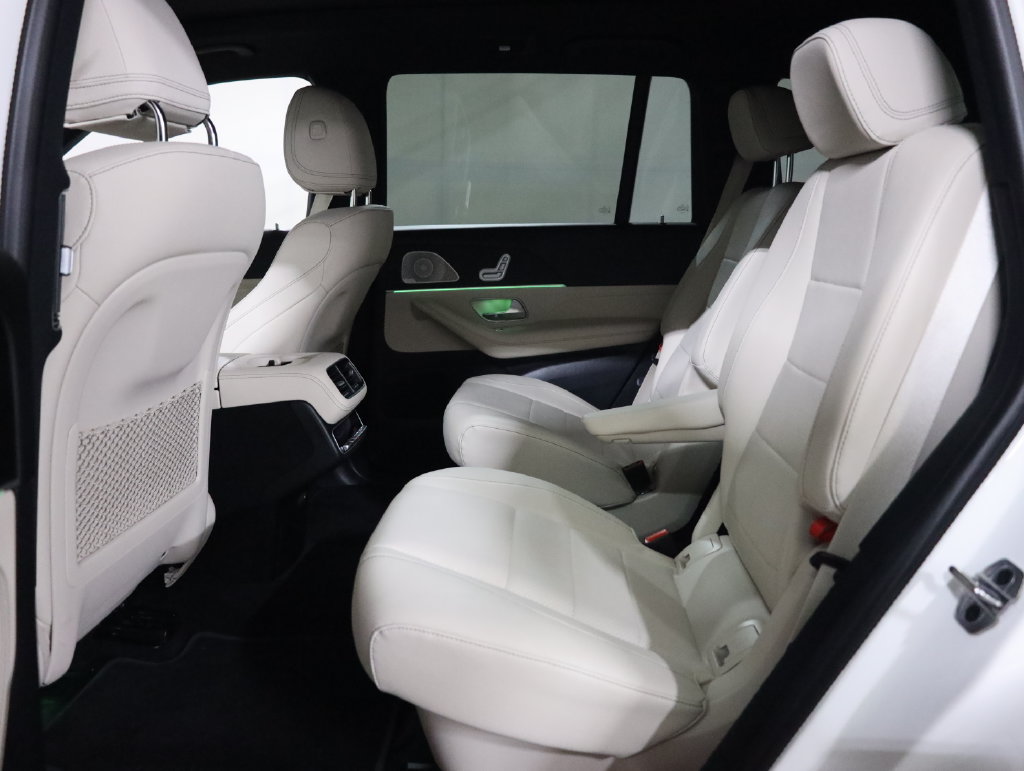Used 2025 Mercedes-Benz GLS 450 4MATIC w/ AMG Line Exterior image 53