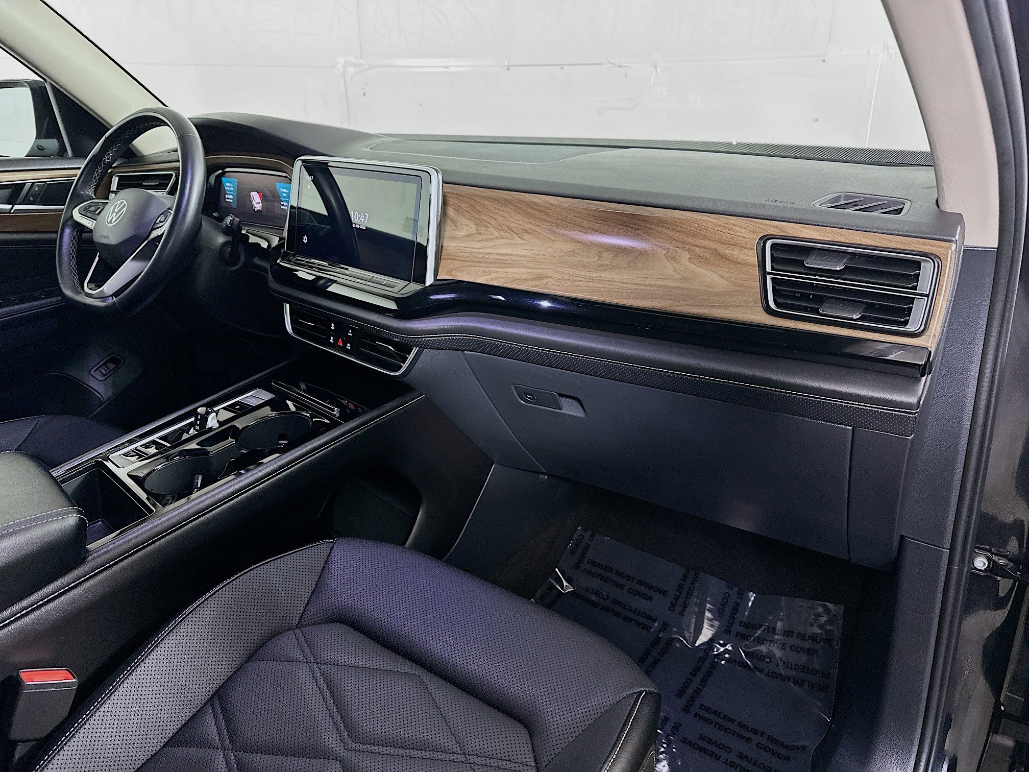 Used 2024 Volkswagen Atlas SE image 28