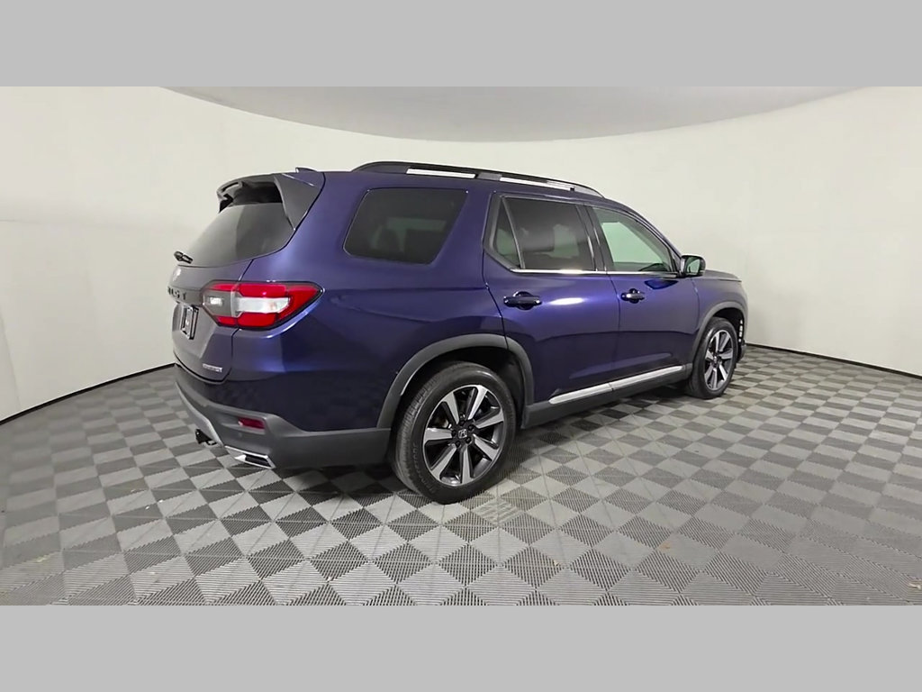 Used 2025 Honda Pilot Touring image 39