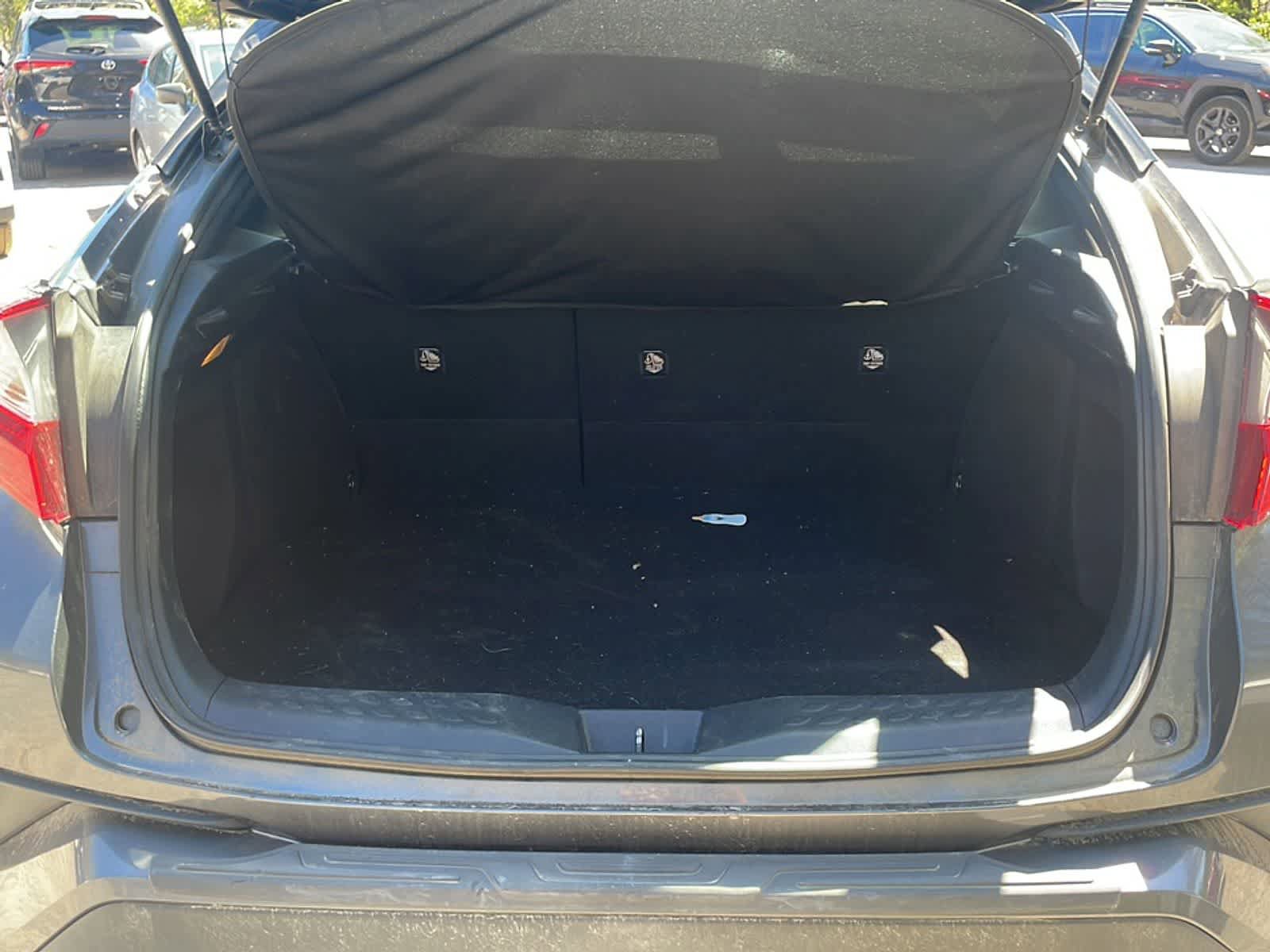 Used 2018 Toyota C-HR XLE FWD image 9