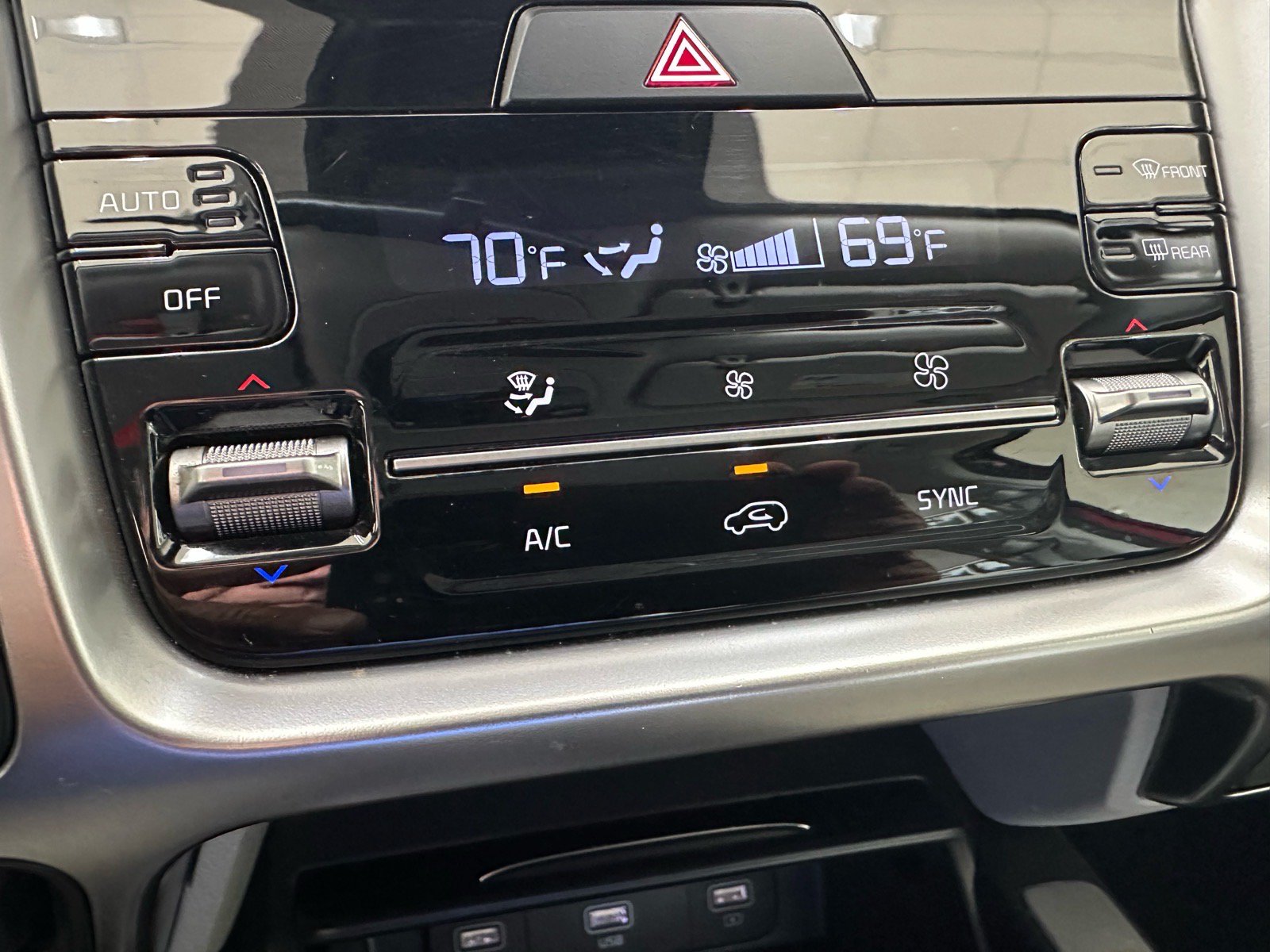 Used 2022 Kia Sorento S w/ Panoramic Sunroof Package FWD image 39