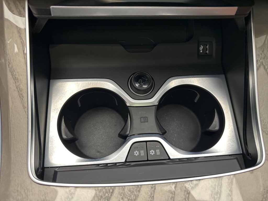Used 2023 BMW X7 M60i w/ Executive Package image 28