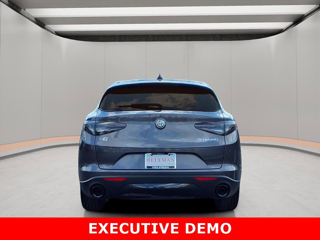 New 2025 Alfa Romeo Stelvio Sprint image 5