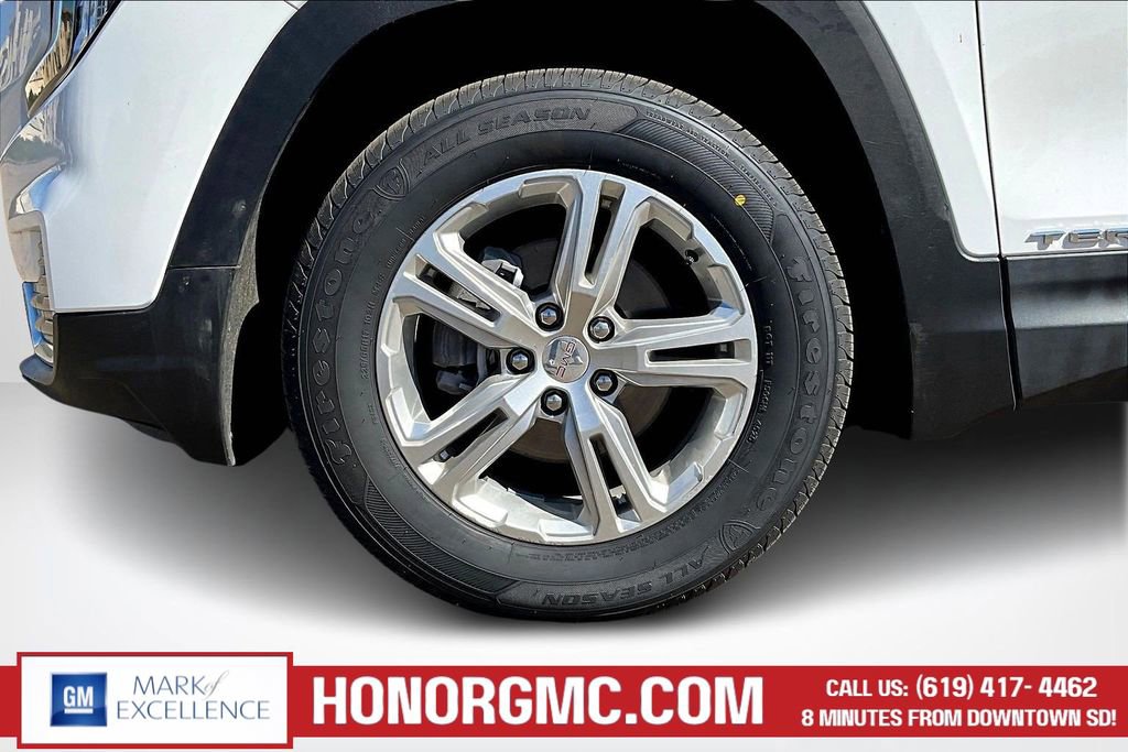 Used 2024 GMC Terrain SLE image 33