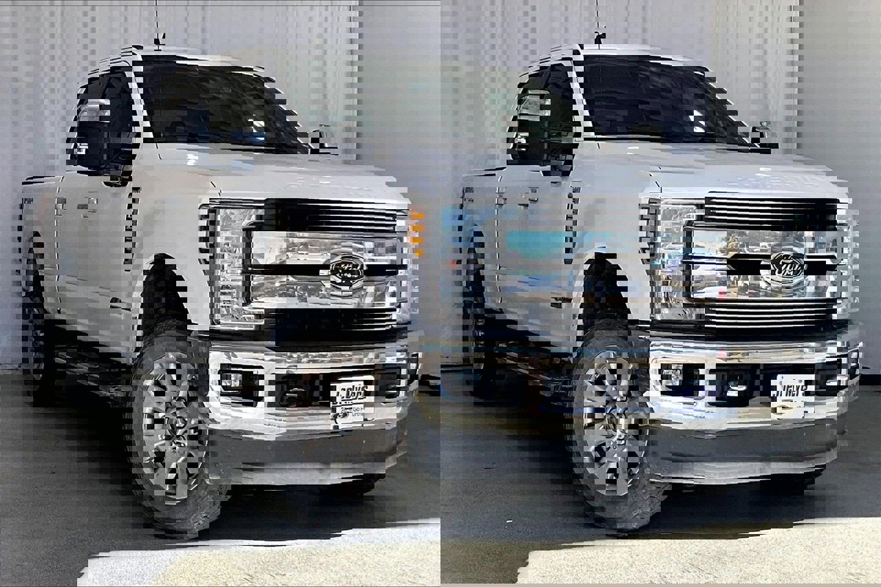 Used 2019 Ford F250 Lariat w/ Chrome Package image 1