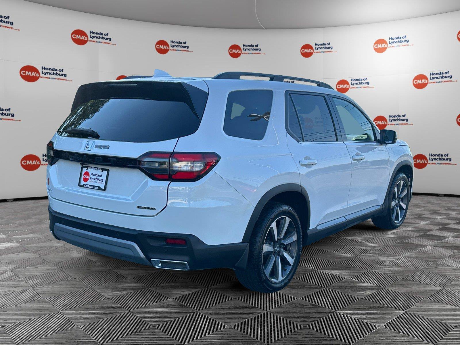Used 2025 Honda Pilot Touring image 5