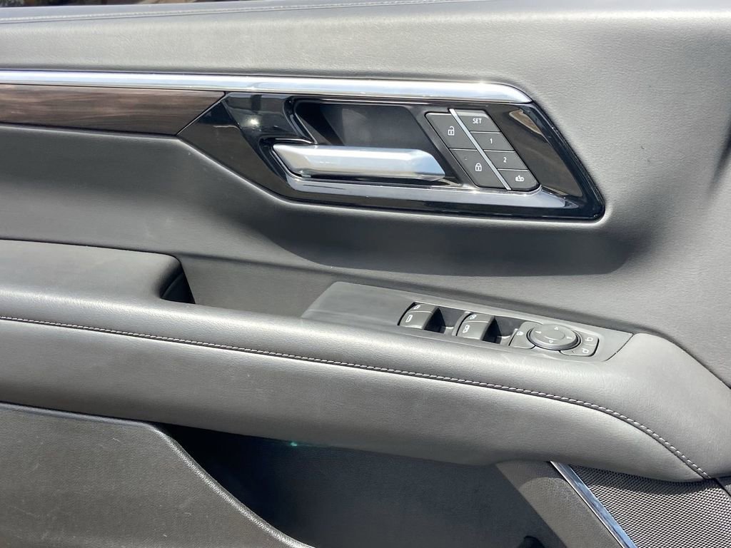 Used 2025 Chevrolet Tahoe LT image 19